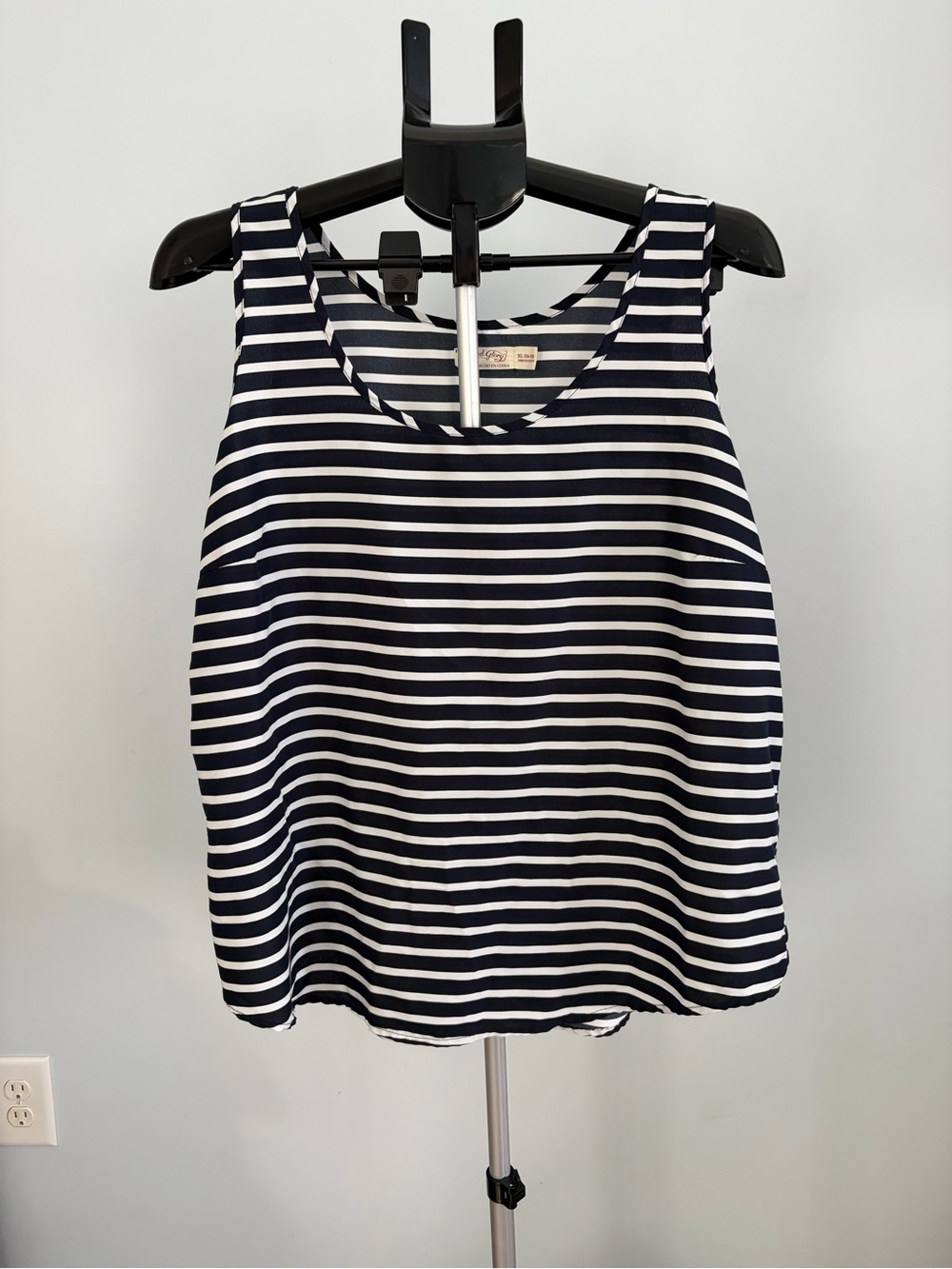 Striped Sleeveless Tank Top - Navy & White